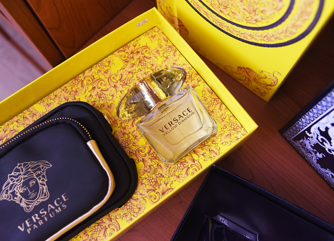 yellow diamond versace