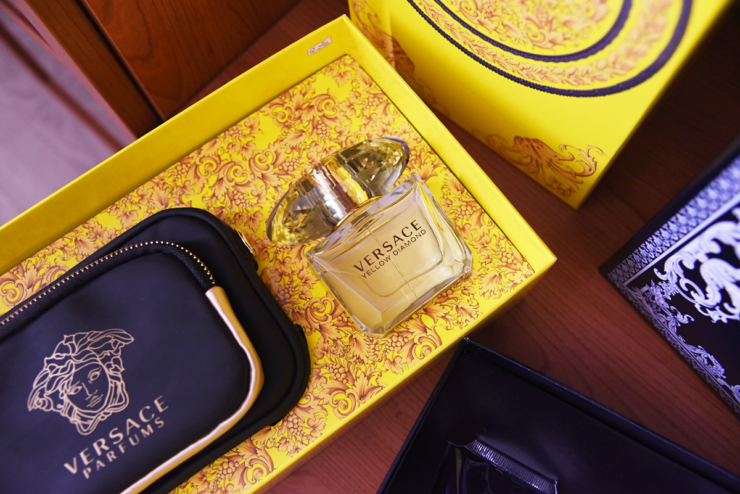 yellow diamond versace